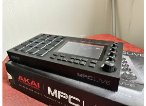Akai Professional MPC Live (54236)