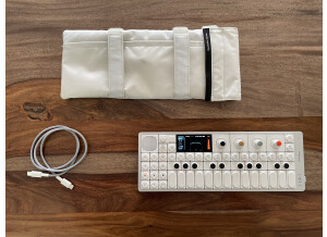 Teenage Engineering OP–1 Field (76850)