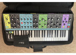 Moog Music Matriarch (9260)