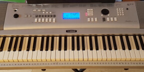 Vends clavier arrangeur YAMAHA DGX-220 76 touches dynamiques (6 octaves)