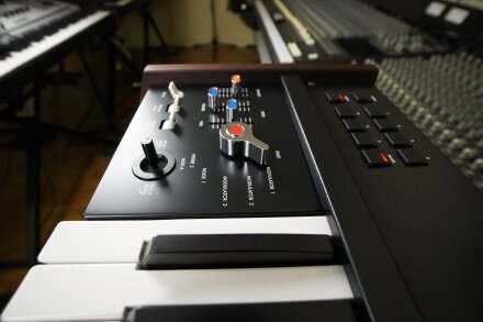 MiniKorg 700FS 2tof 11 Zoomo panneau MiniKorg 700FS 2tof 11 Zoomo panneau