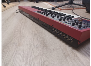 Clavia Nord Lead 2