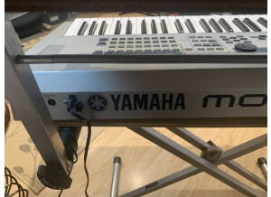 Yamaha MO6 (56031)