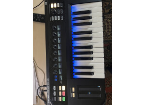 Native Instruments Komplete Kontrol S25 (62534)