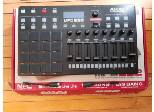 Akai MPD 232 (2)