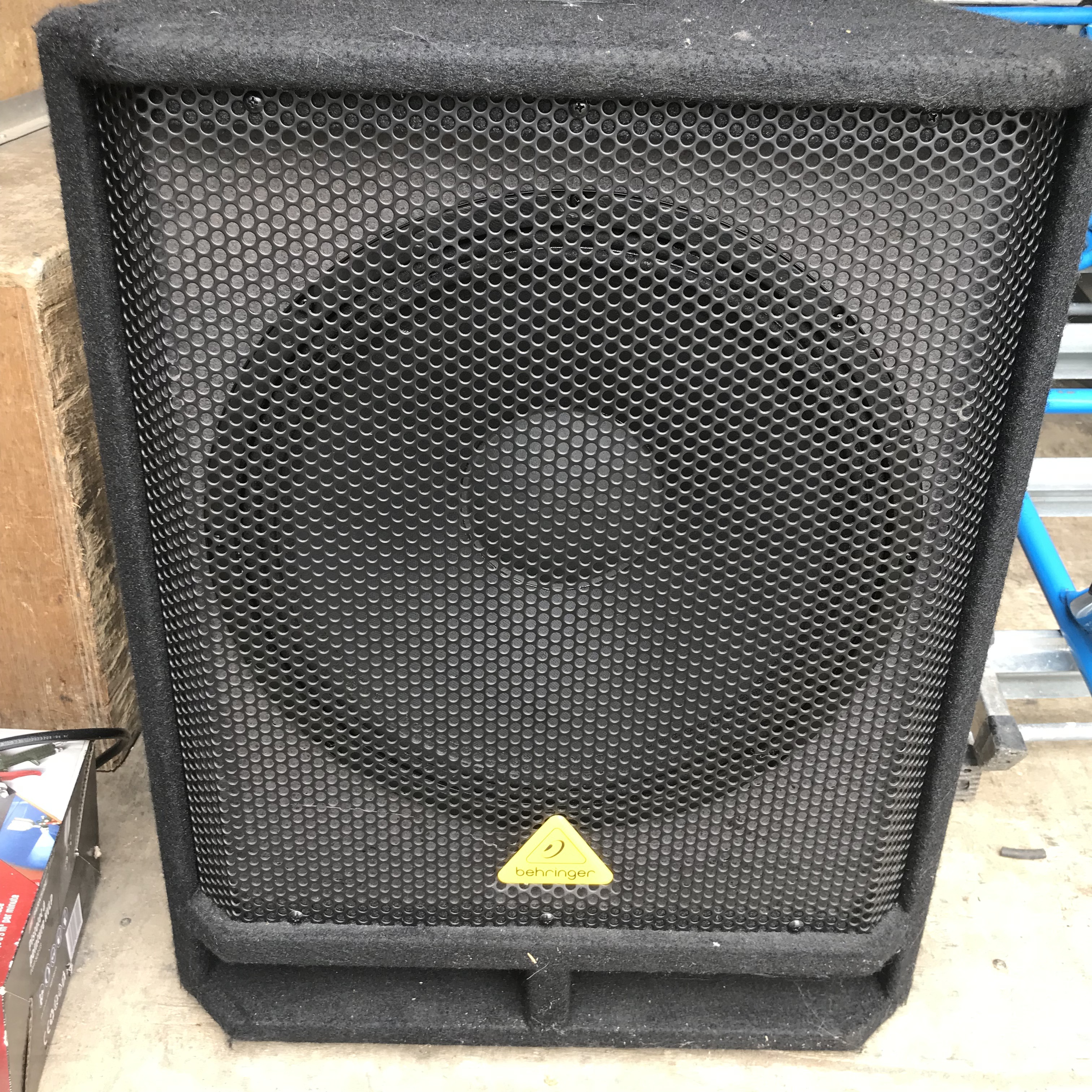 Vend caisson de basse VQ 1500D Behringer