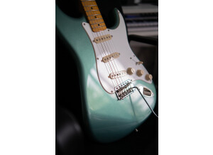 Squier Stratocaster Classic Vibe-2