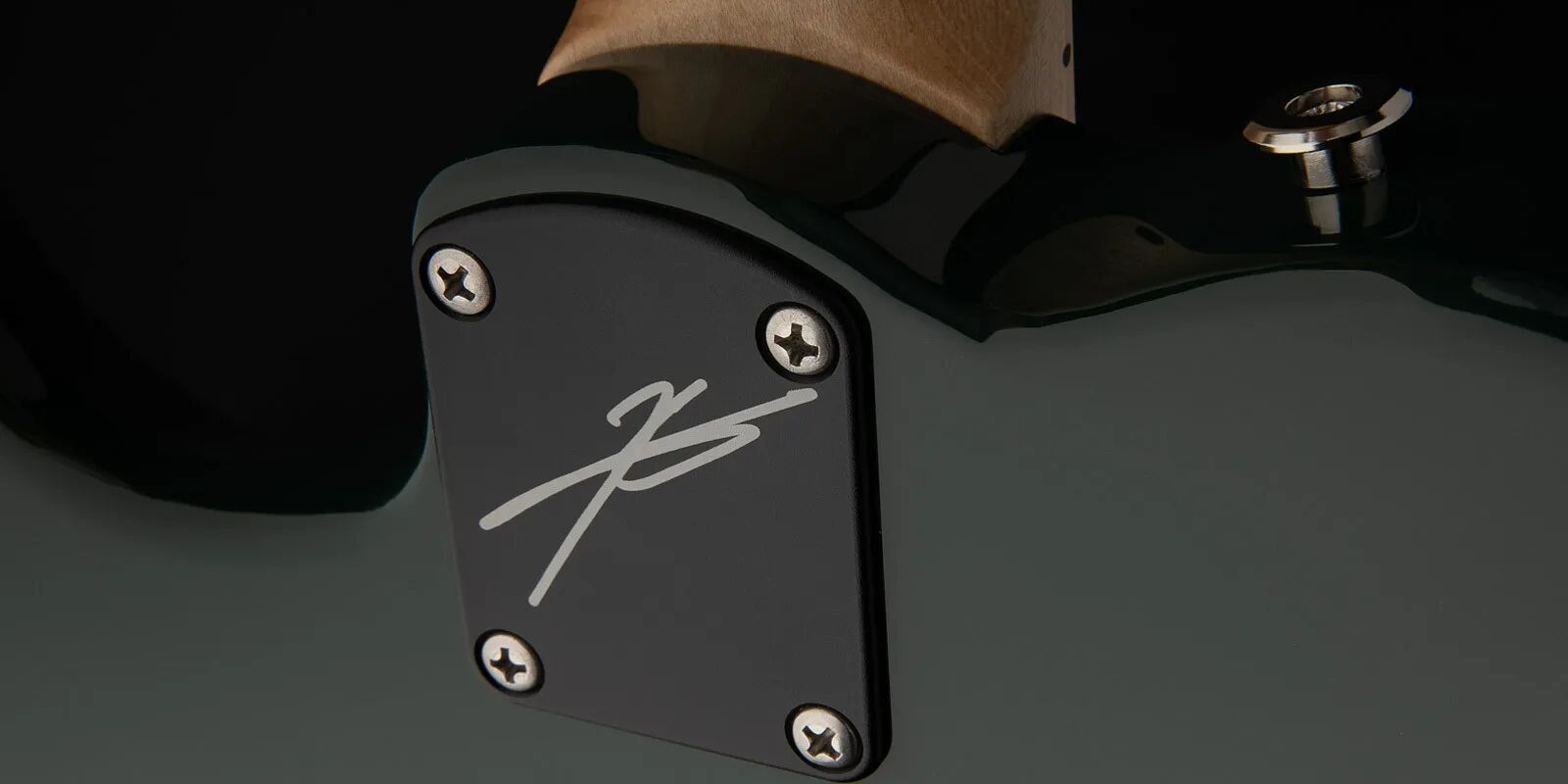 Myles Kennedy signature Neckplate