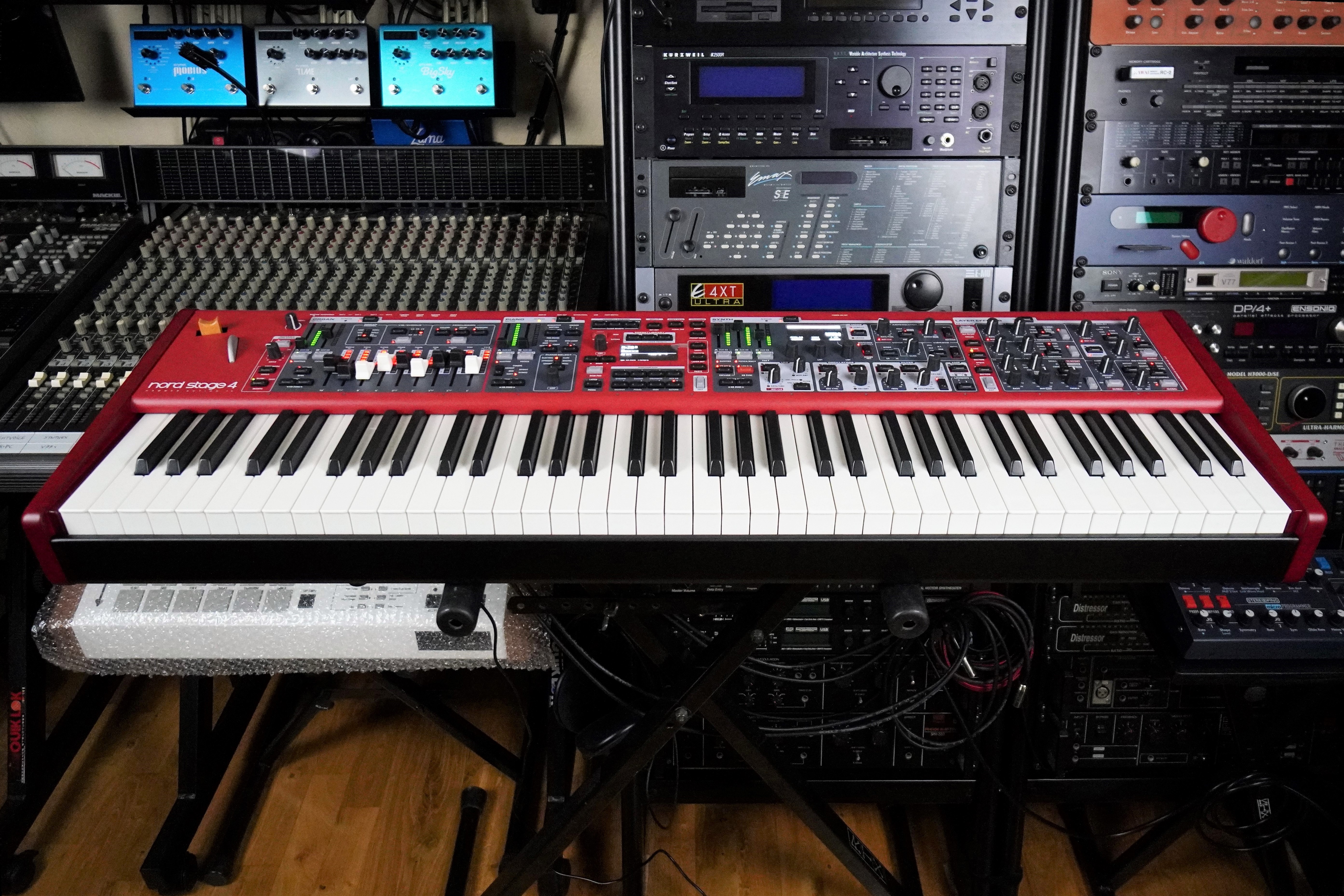 Nord Stage 4 2tof 01 Face
