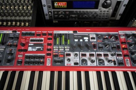 Nord Stage 4 2tof 08 Zoom centre Nord Stage 4 2tof 08 Zoom centre