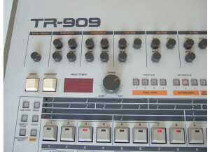 Roland TR-909 (78655)