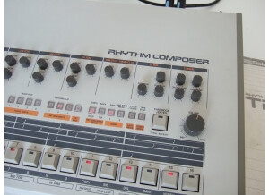 Roland TR-909 (44331)