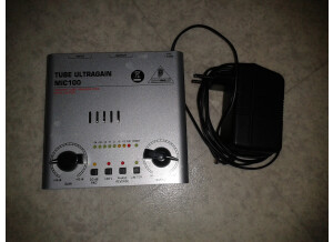 Behringer MIC100