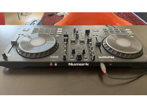 Numark Mixtrack Platinum FX (97487)