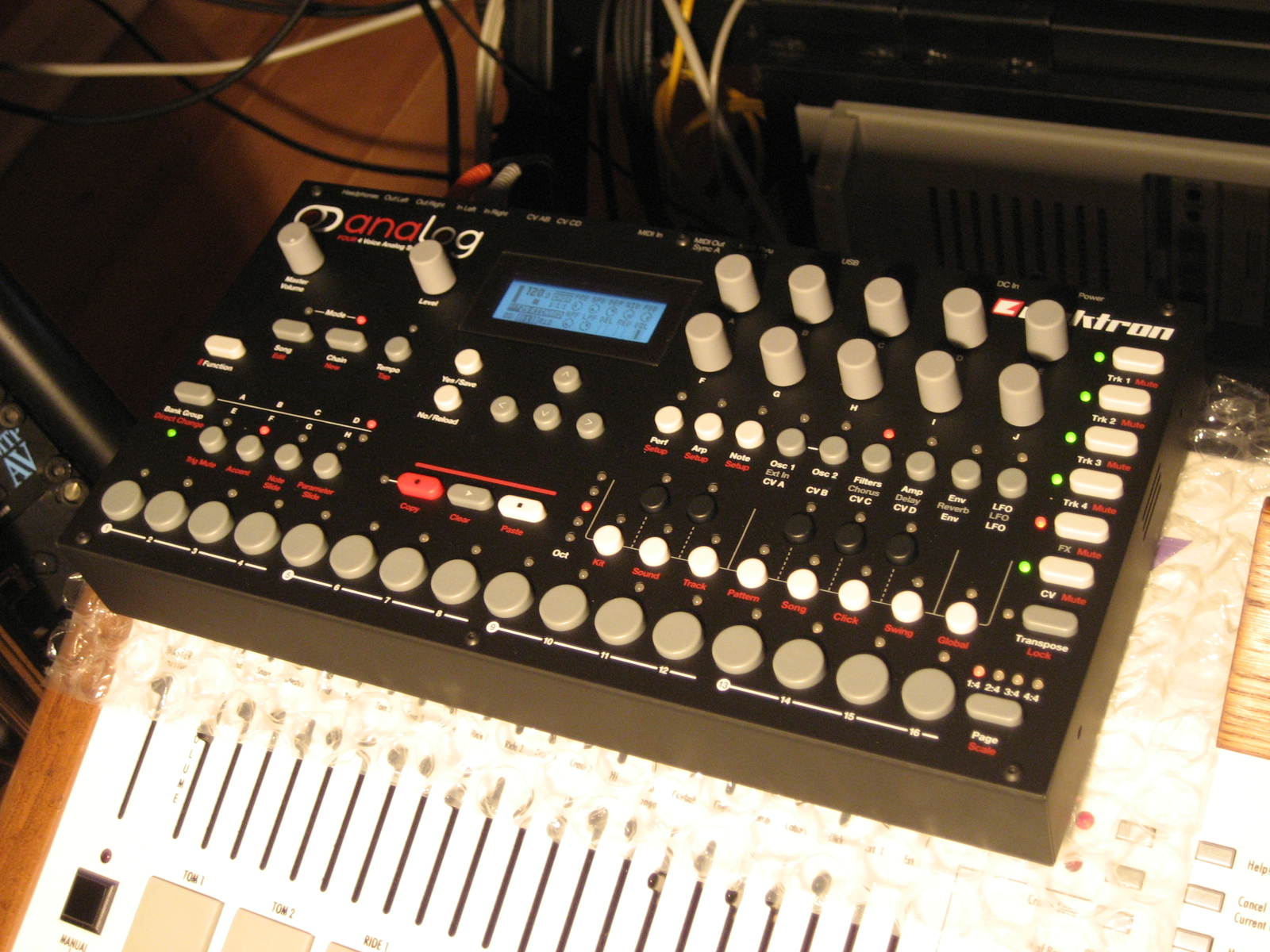 Elektron Analog Four