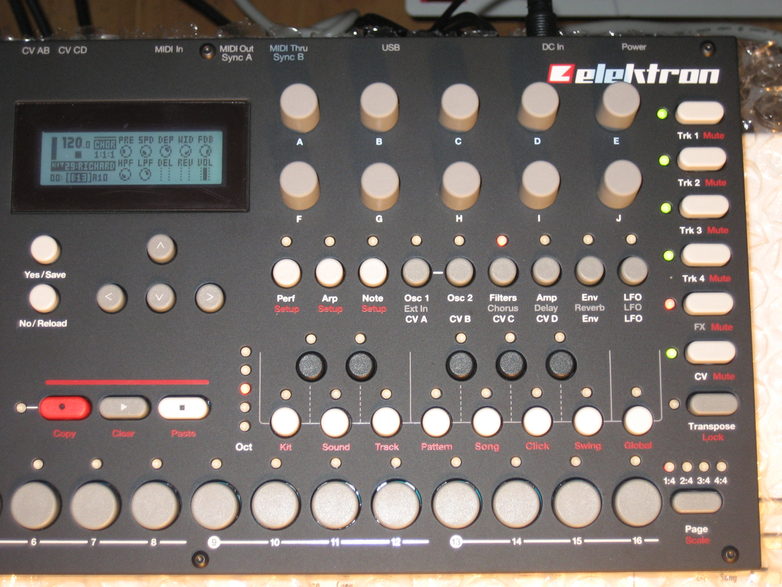Elektron Analog Four