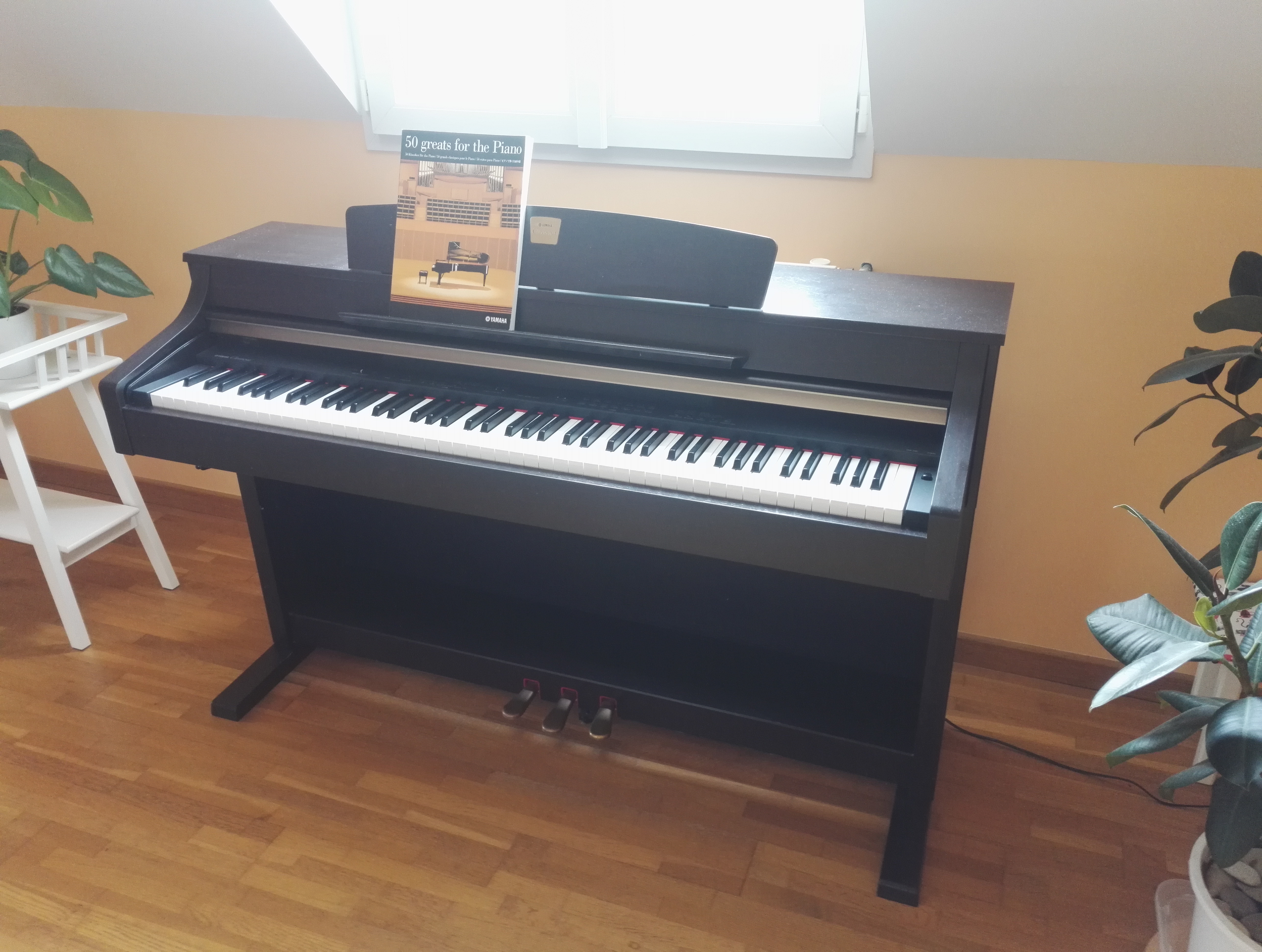 Pictures and images Yamaha Clavinova CLP-330 - Audiofanzine