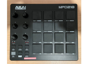 Akai Professional MPD218 (53958)