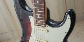 Vends Fender Elite Stratocaster HSS Shawbucker Parfait état