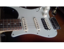 Fender American Elite Stratocaster HSS Shawbucker (59143)