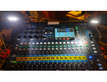 Allen & Heath Qu-16 (31026)