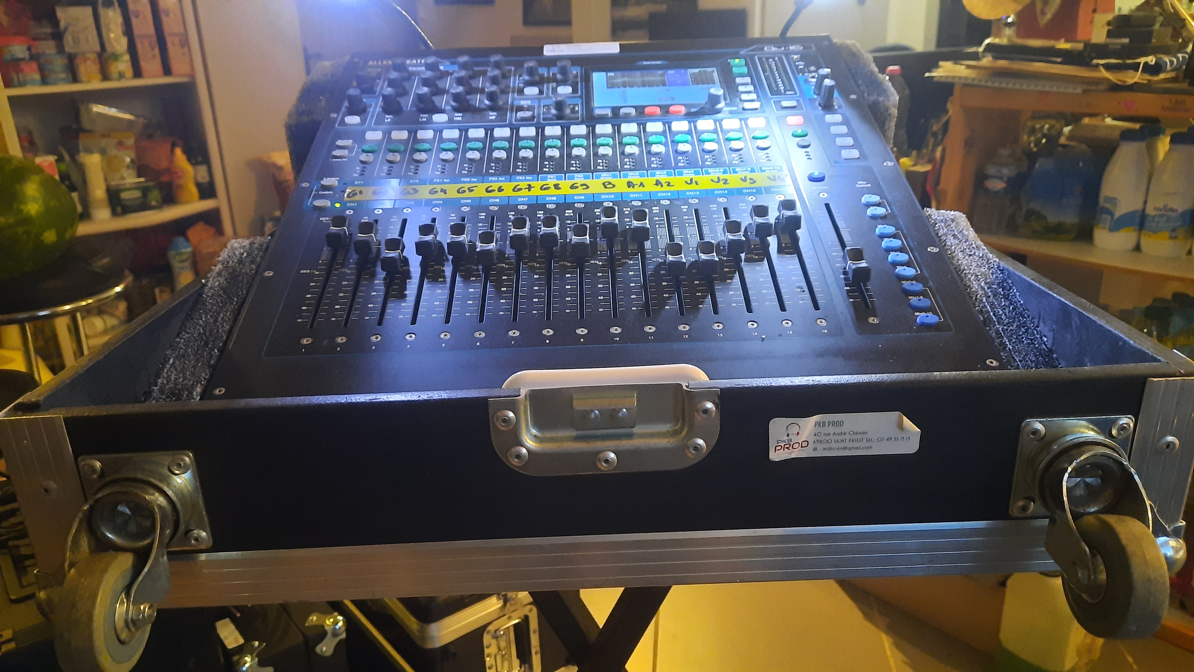 Allen & Heath Qu-16 (75757)