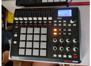 Akai Professional MPD32 (94936)