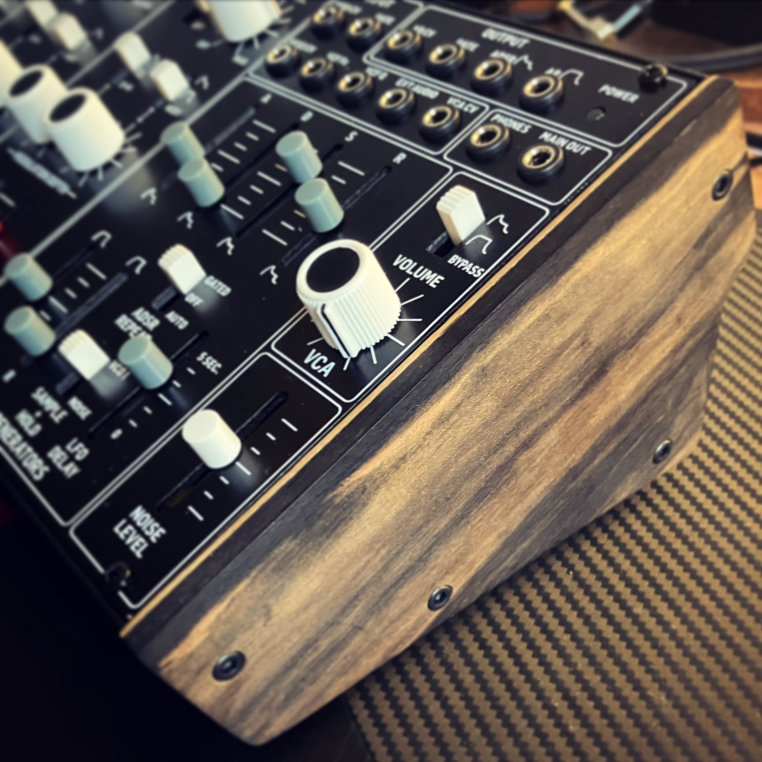 Behringer CAT Synthesizer