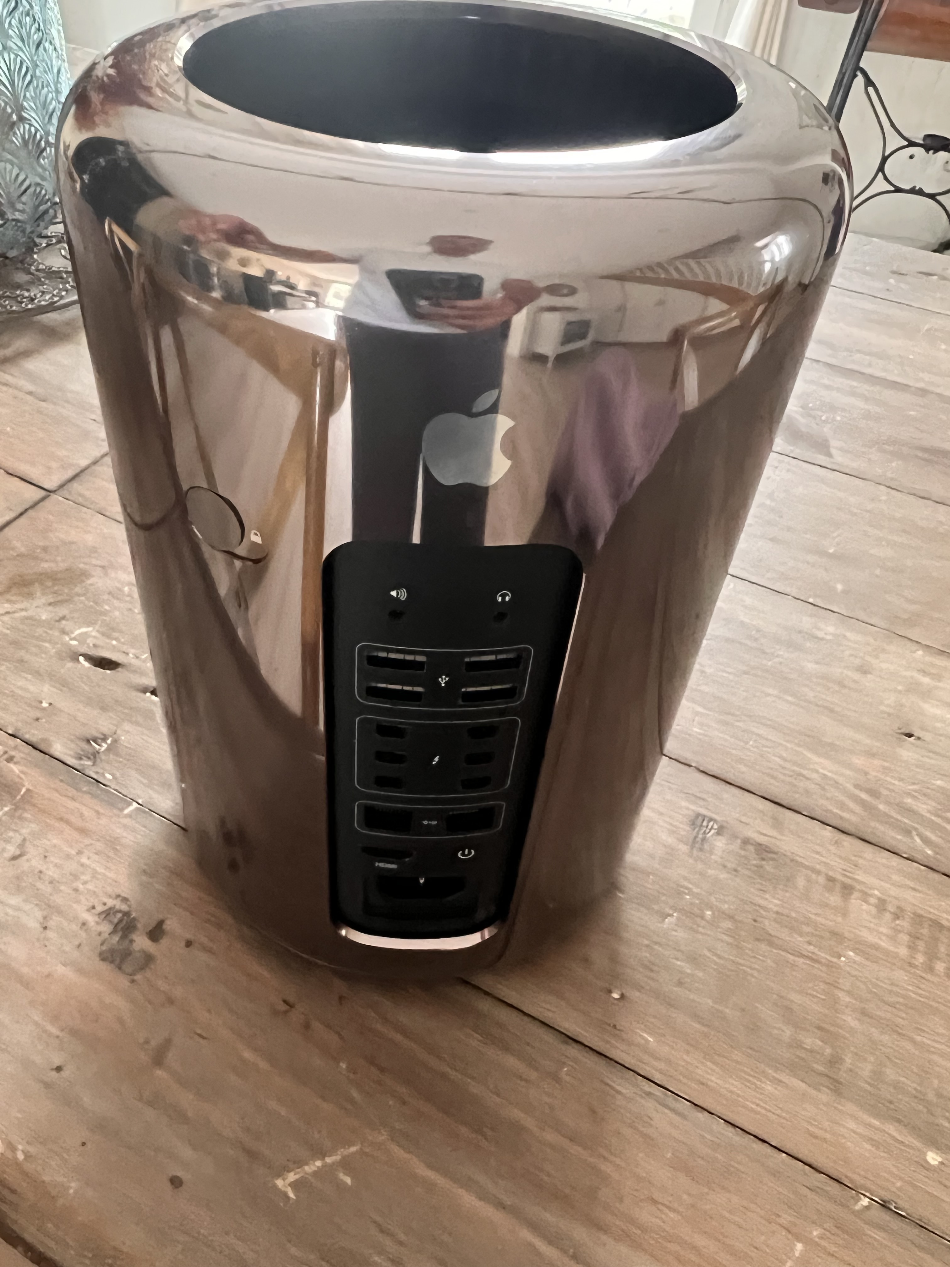 Mac pro 6.1 12 core / 64 go ram / 1 To / d300