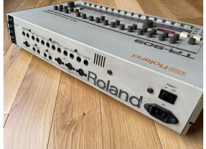 Roland TR-909 (5780)