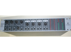 Behringer Combinator MDX8000 (48790)