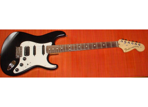 Fender Highway One Stratocaster HSS - Amber Rosewood