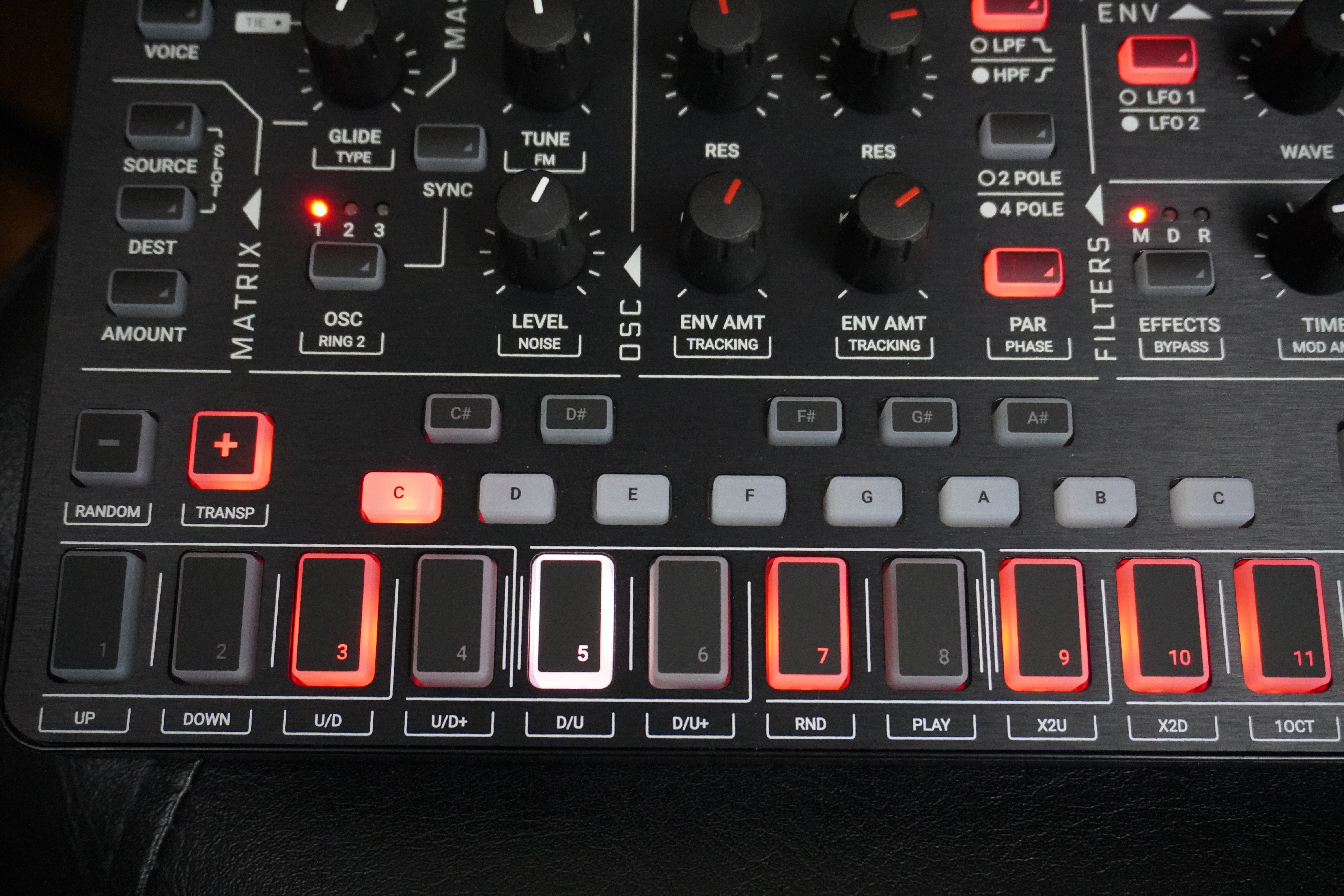 Uno Synth Pro X 2tof 10 mini clavier zoom