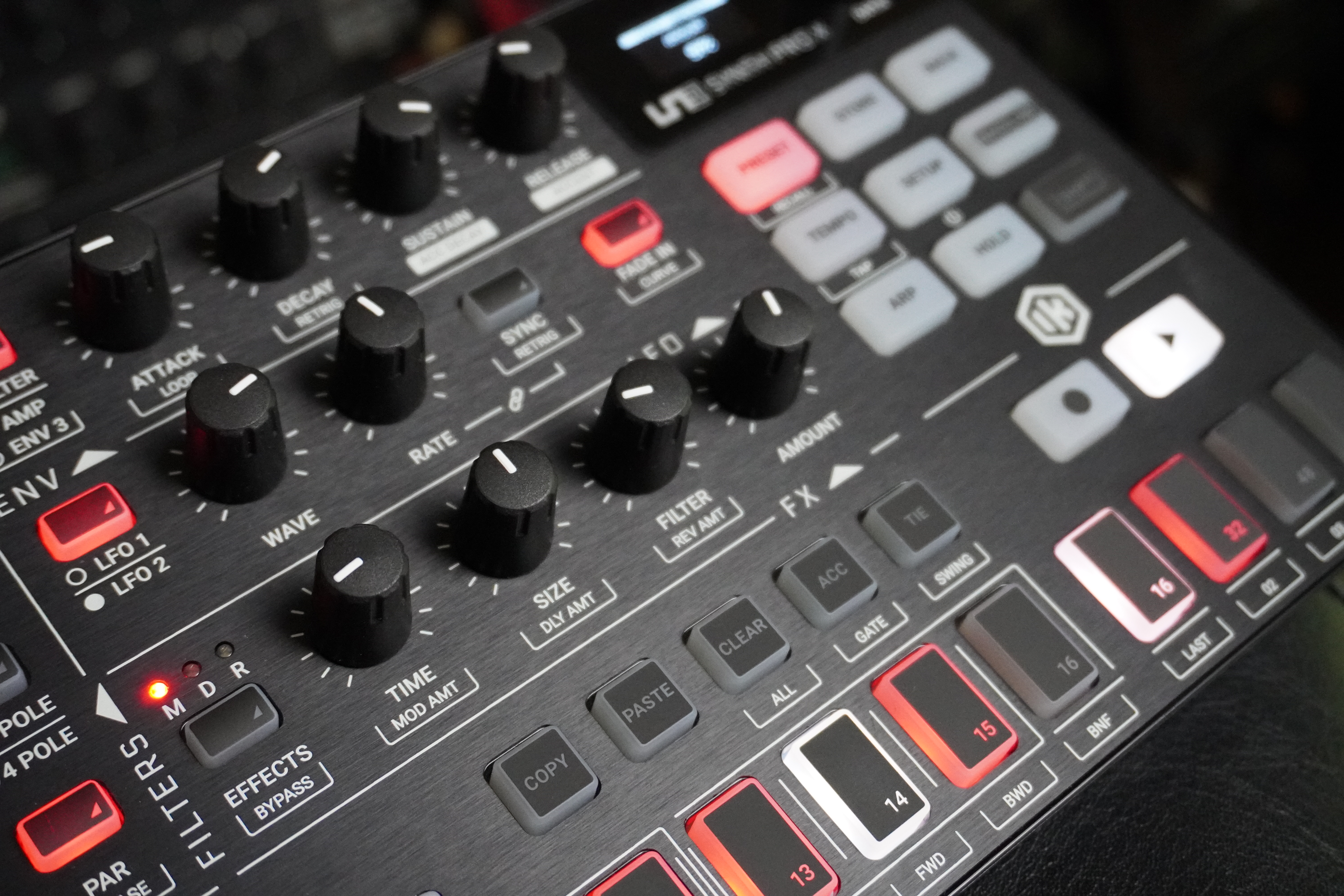 Uno Synth Pro X 2tof 12 trois quart gauche zoom