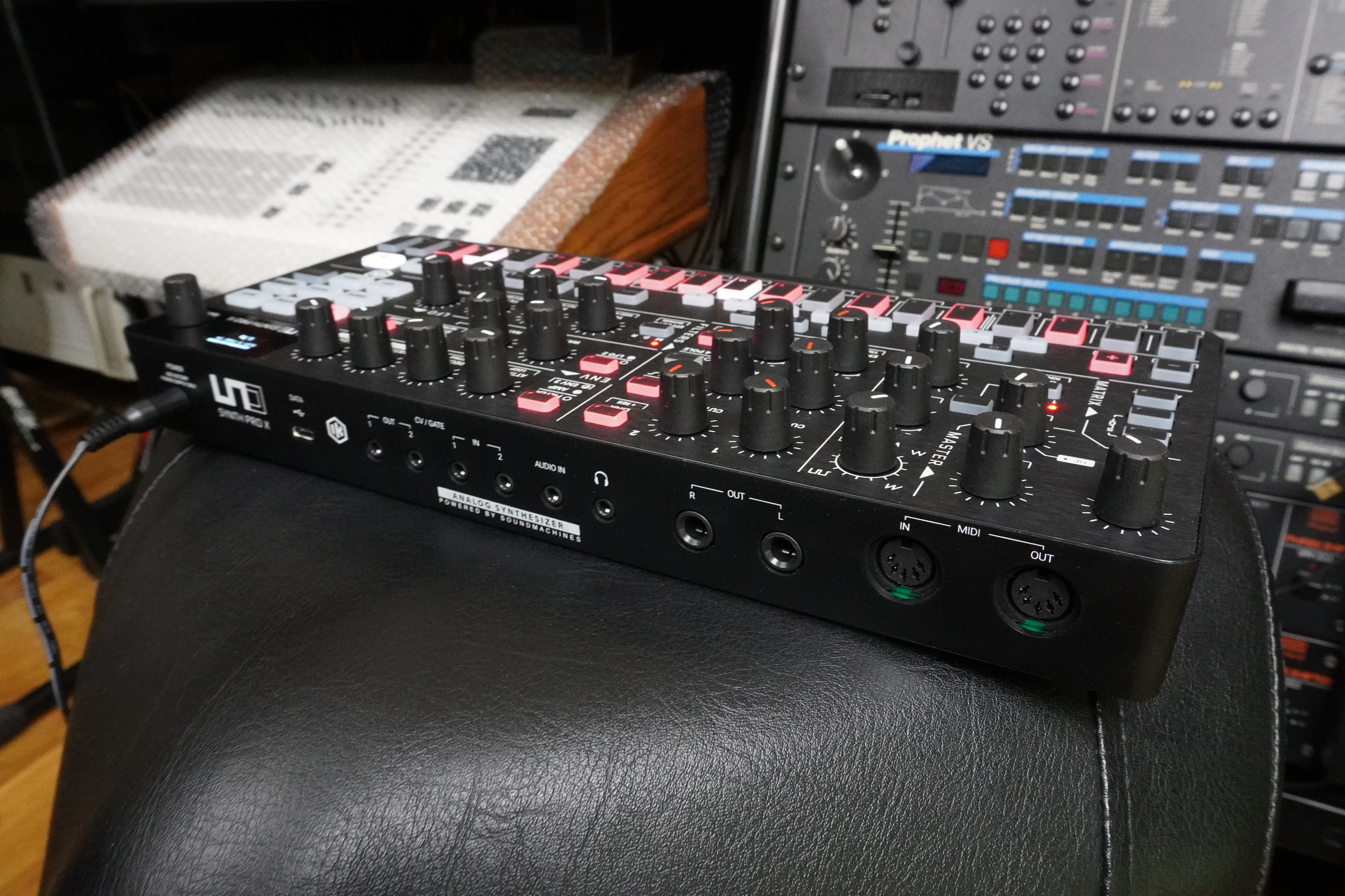 Uno Synth Pro X 2tof 16 trois quart arri&egrave;re