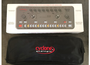 Cyclone Analogic TT-78 Beat Bot (58784)