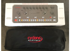 Cyclone Analogic Bass Bot TT-303 V2 (30804)
