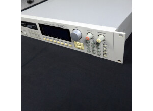 Akai Professional S3000XL (79990)