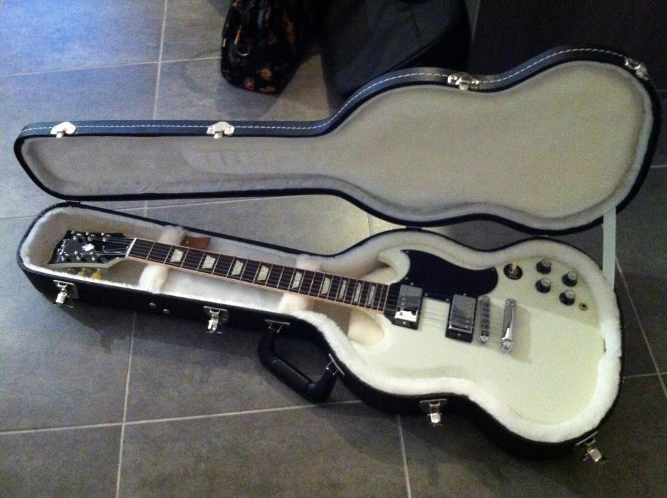 Gibson SG Standard w/ Min-ETune (2013)