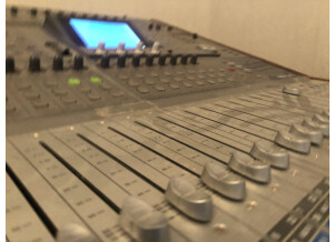 Tascam DM-3200 (14193)