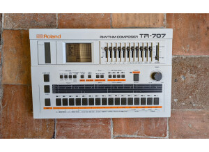 Roland TR-707 (81624)