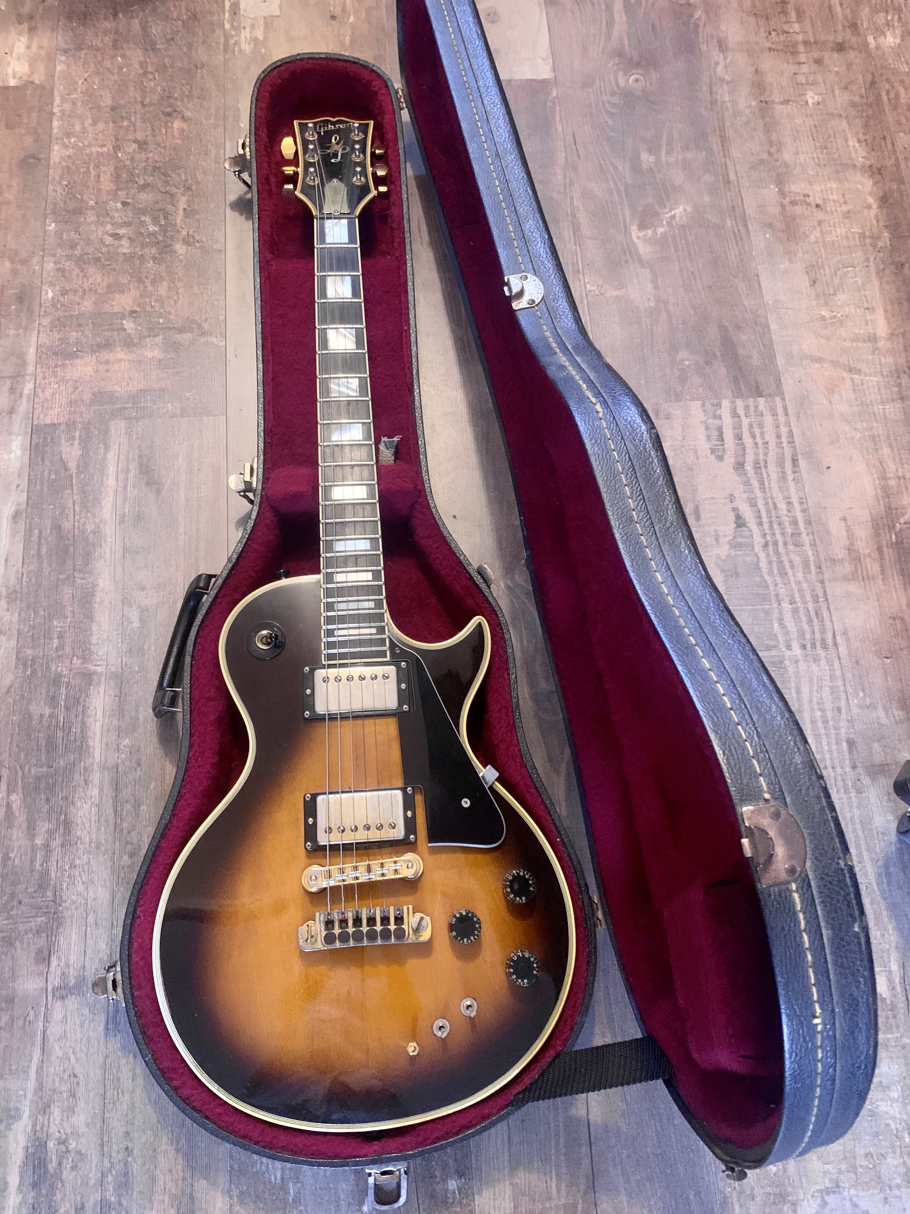 Gibson LesPaul Artist 1979 ( Moog active )