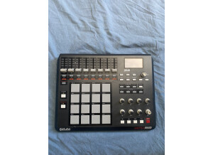 Akai Professional MPD32 (841)