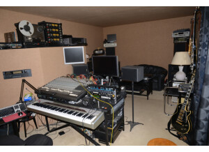 Mackie 8 Bus Series 24/8/2 (27891)