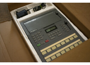 Alesis HR-16 (84847)