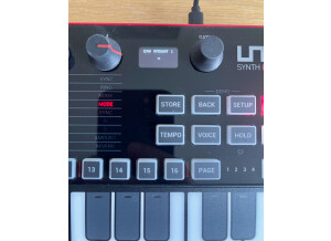 IK Multimedia Uno Synth Pro Desktop