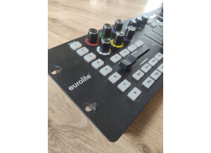 Console 02