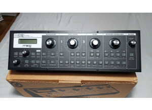 moog-slimphatty-analog-synthesizer