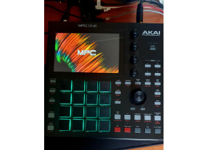 02 MPC ONE AKAI FACADE