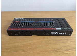 Roland JU-06 (9983)